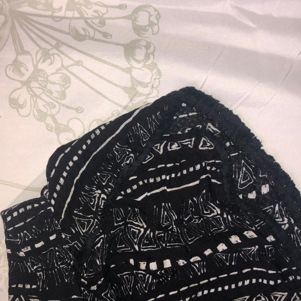 Patterned Shorts - Picture 2 of 3